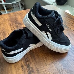 Reebok Toddler Kids Black and White Sneakers 7